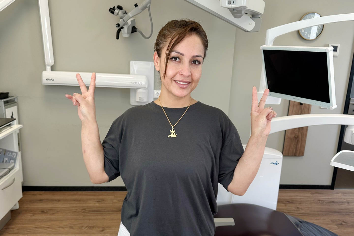 Arezo Sediqi, Zahnarztpraxis Mangelsdorf